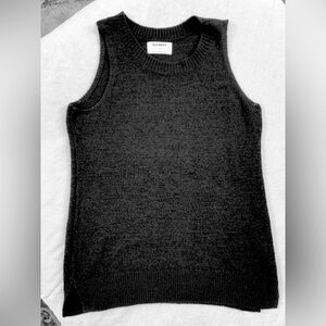 Old Navy Summer Weight Knit Top: Sleeveless, Straight, Split-Hem feature.